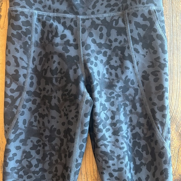 Girls Old Navy leggings / size M - Picture 2 of 3